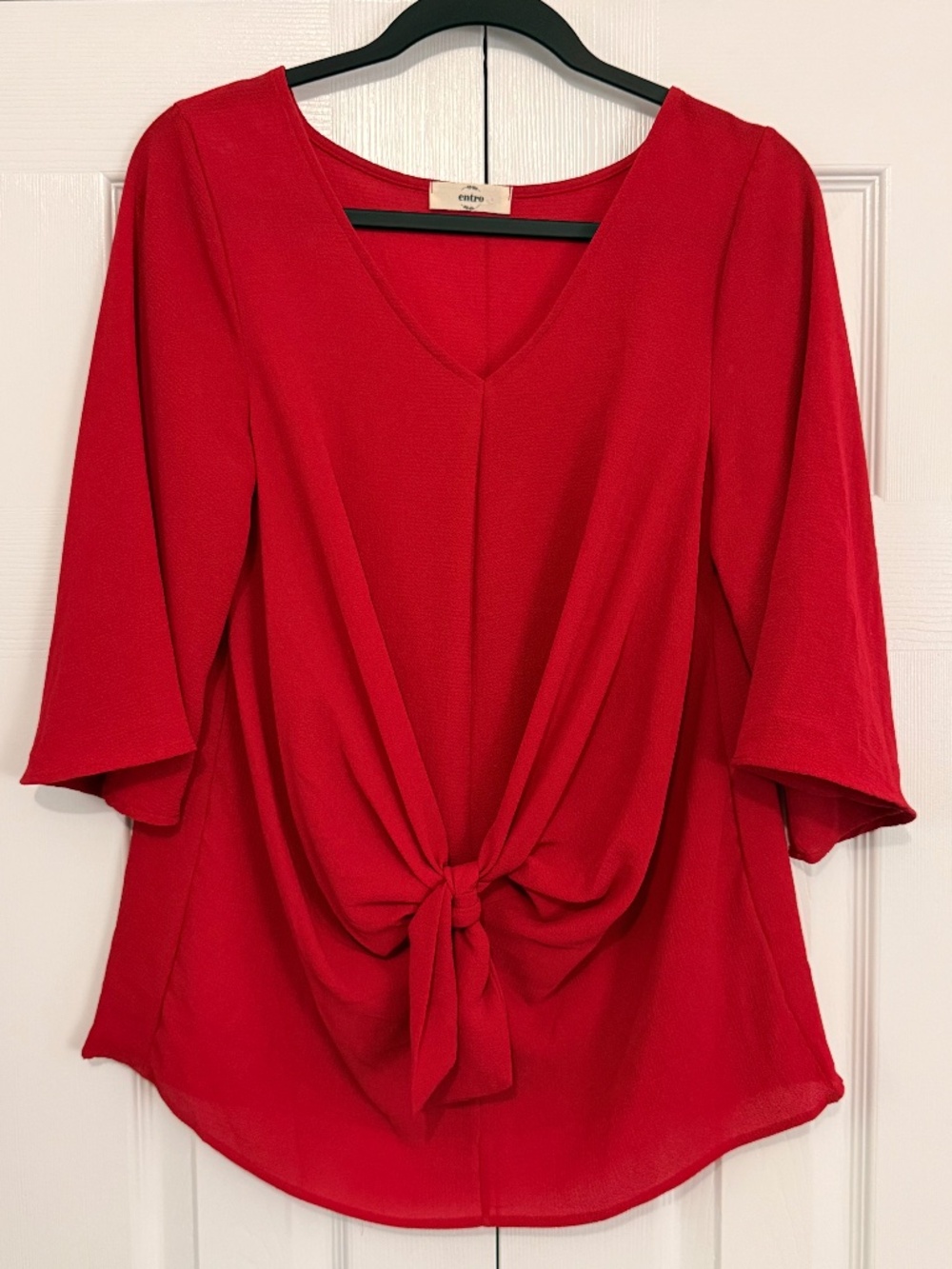 Entro Red V-Neck Tie Front Top Size Medium Like New